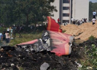 Polícia informa quase 300 vítimas em acidente de avião na Índia