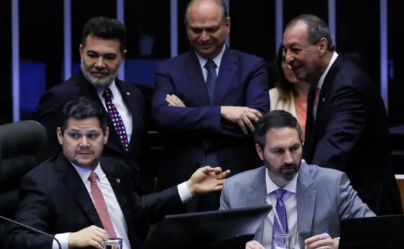 DEPUTADOS