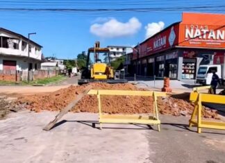 Prefeitura de Itacoatiara substitui rede de bueiro e libera trânsito na rua Adolfo Olímpio
