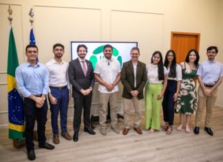 Equipe de Direito da UEA recebe menção honrosa por conquista nacional