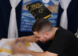 Viúvo de grávida morta em buraco culpa David Almeida: “O senhor me tirou elas” Ricardo Oliveira/CENARIUM