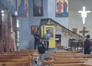 Homem-bomba invade igreja na Síria e provoca a morte de ao menos 20 cristãos