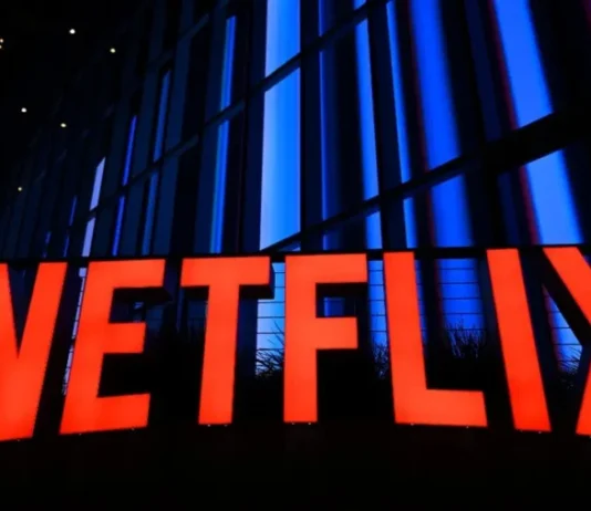 Com novas séries e plano com anúncios, Netflix cresce e revisa receita para cima