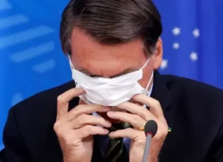 Polícia Federal cumpre buscas e Bolsonaro instala tornozeleira por ordem do STF