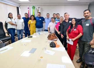 Em reunião com moradores de Presidente Figueiredo, Roberto Cidade confirma início das obras da Rodovia AM-240 após sua articulação