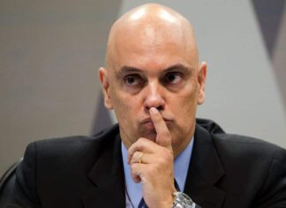 Moraes dá cinco dias para Bolsonaro dizer se aceita conceder entrevistas na prisão