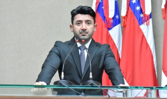 14-Dep.-Carlinhos-Bessa-cobra-manutenção-da-rede-elétrica-no-lago-do-Caiambé-e1643916841883