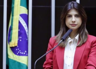PL entra com representação na Câmara contra Camila Jara, acusada de agredir Nikolas Ferreira