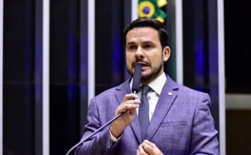 Capitão Alberto Neto cresce na disputa ao Senado pelo Amazonas, aponta pesquisa