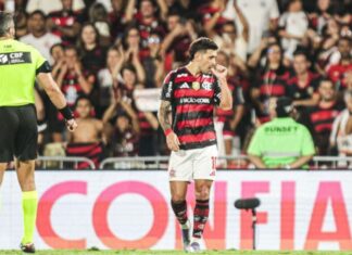 Flamengo atropela o Vitória e conquista a maior goleada do Brasileirão em pontos corridos