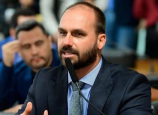 Eduardo Bolsonaro critica Tarcísio e diz que ele tem secretarias ligadas ao PT e PSOL