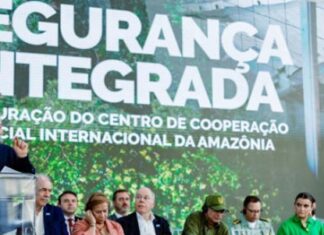 Em Manaus, Lula diz que Bolsonaro fez “burrices” e mandou filho articular sanções