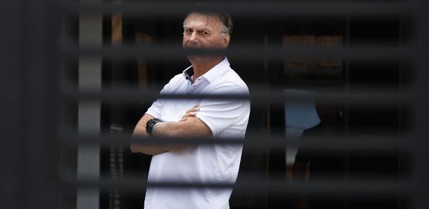 o-ex-presidente-jair-bolsonaro-em-prisao-domiciliar-no-dia-em-que-comeca-o-seu-julgamento-no-stf-1756897288766_v2_615x300