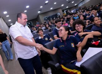 Presidente Roberto Cidade incentiva alunos na preparação para o Enem 2025 por meio do programa Aleam Educa, de sua autoria