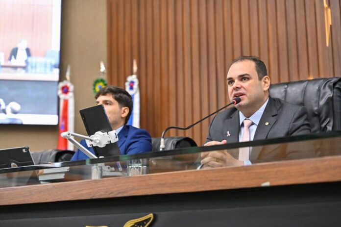 Inscricoes-para-concurso-da-Aleam-entram-na-reta-final-e-presidente-Roberto-Cidade-destaca-prazo-limite-para-participacao-no-certame-Foto-Herick-Perreira