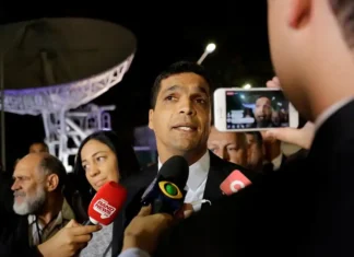 Daciolo lança pré-candidatura ao Planalto e cita versículos bíblicos em anúncio