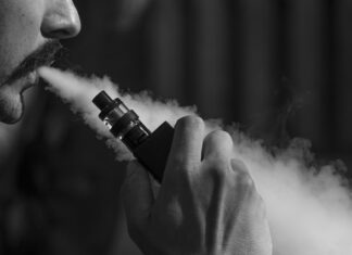 OMS aponta nova geração viciada em nicotina: 15 milhões de jovens usam vape
