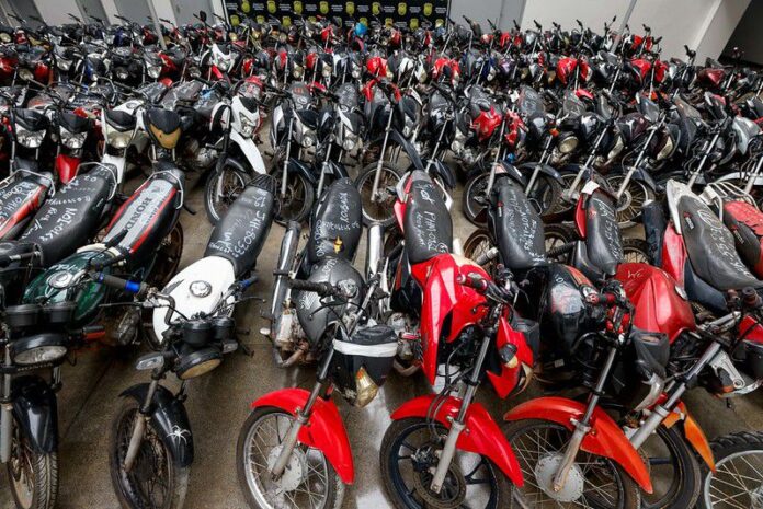 Governo-do-Amazonas-realiza-devolucao-de-mais-de-100-motocicletas-roubadas-e-furtadas-2_Foto_Alex-Pazuello-Secom