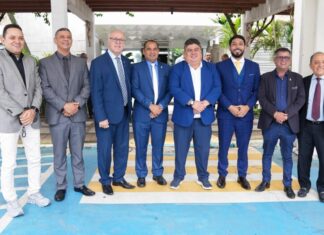 Presidente David Reis e vereadores da CMM prestigiam solenidade de entrega do Colar do Mérito de Contas no TCE-AM