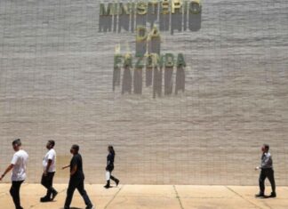 Fazenda reduz estimativa para PIB e inflação em 2025