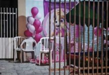 Tragédia em festa de 2 anos: bandidos invadem comemoração e deixam quatro feridos; avó se joga sobre neta para protegê-la