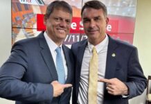 Flávio Bolsonaro se une a Tarcísio de Freitas e juntos querem derrubar Lula em 2026