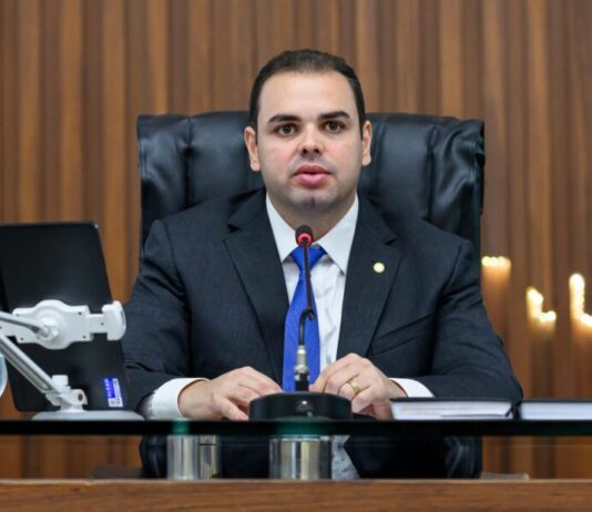 Presidente Roberto Cidade quer passe livre para estudantes da rede pública em dias de provas no Amazonas