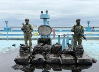 Polícia Militar do Amazonas intercepta balsa petroleira vinda do Peru com 370 kg de cloridrato de cocaína