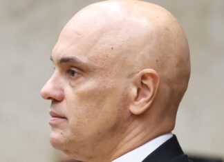 Oposição se mobiliza e planeja encurtar recesso para avançar com pedido de impeachment de Alexandre de Moraes