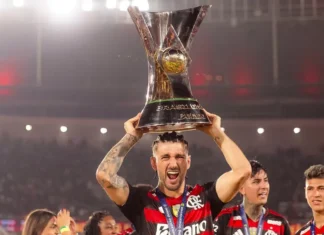 Arrascaeta brilha e leva prêmio de melhor jogador do Campeonato Brasileiro pelo Flamengo