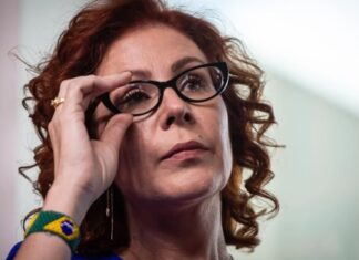 Moraes anula decisão da Câmara e determina perda do mandato de Zambelli