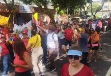 Protesto ocupa a Getúlio Vargas em defesa da punição a golpistas em Manaus