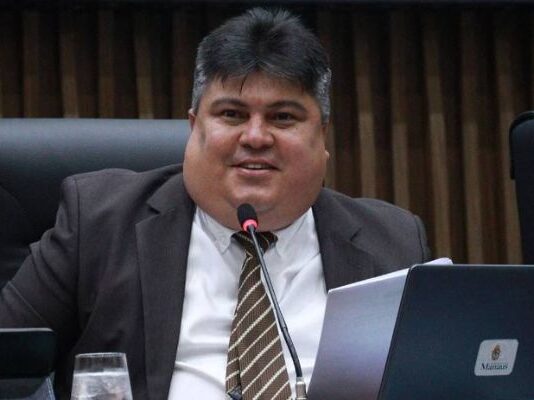 Presidente David Reis apresenta balanço de 2025 e destaca avanço no Legislativo Municipal