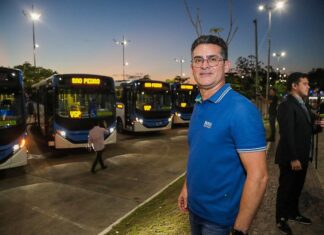 Rodoviários cobram pagamento do 13º e apontam novos atrasos na gestão David Almeida antes de anunciar greve