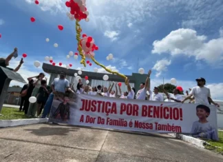 Manifestação por Benício reúne familiares e pede responsabilização de médica e hospital