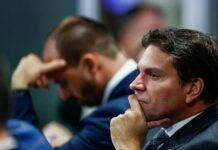 Motta cassa Eduardo Bolsonaro e Ramagem em decisão da Mesa Diretora