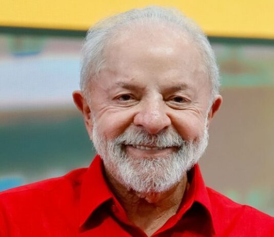 Mais dinheiro no bolso: 14º salário é confirmado pelo presidente Lula para 2026