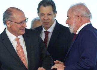 Lula diz querer Haddad candidato em 2026, mas decisão cabe ao ministro