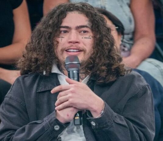 Whindersson diz que cuidados de acompanhante terapêutico o deixaram profundamente “mexido”