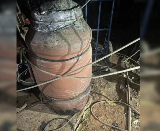 Mãe é morta a pauladas e corpo ocultado; filha e namorado confessam o crime