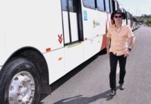 David Almeida mantém prefeitura em omissão sobre transporte gratuito para responsáveis de PcDs