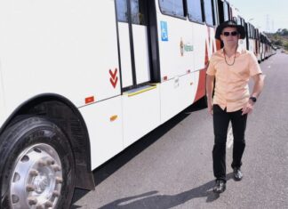David Almeida mantém prefeitura em omissão sobre transporte gratuito para responsáveis de PcDs