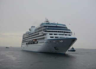 Temporada de cruzeiros 2026 é aberta com a chegada do MS Insígnia ao Porto de Manaus