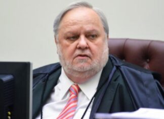 Felix Fischer, ministro aposentado do STJ, morre aos 78 anos