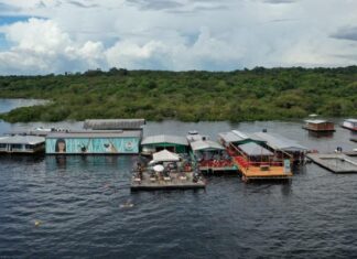 Tarumã-Açu: Justiça mantém prazo e multa para remoção de flutuantes após décadas de disputa