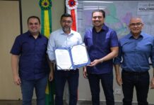 Roberto Cidade reforça compromisso com Autazes em assinatura de contrato de recuperação de trecho da AM-254