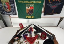 PM apreende armas de grosso calibre e causa prejuízo de R$ 146 mil a “piratas do rio” em Jutaí
