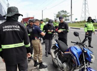 154 infrações e 25 motos removidas em blitz na Avenida das Torres