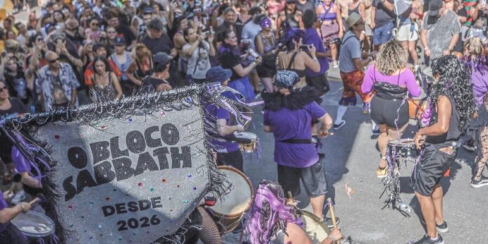 Bloco de carnaval em SP mistura heavy metal do Black Sabbath com ritmos brasileiros