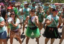 Quizomba no Aterro do Flamengo: carnaval com pautas de ecologia e combate ao feminicídio